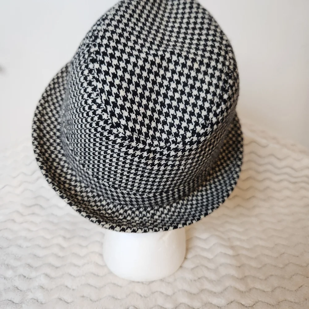Black & White Houndstooth 